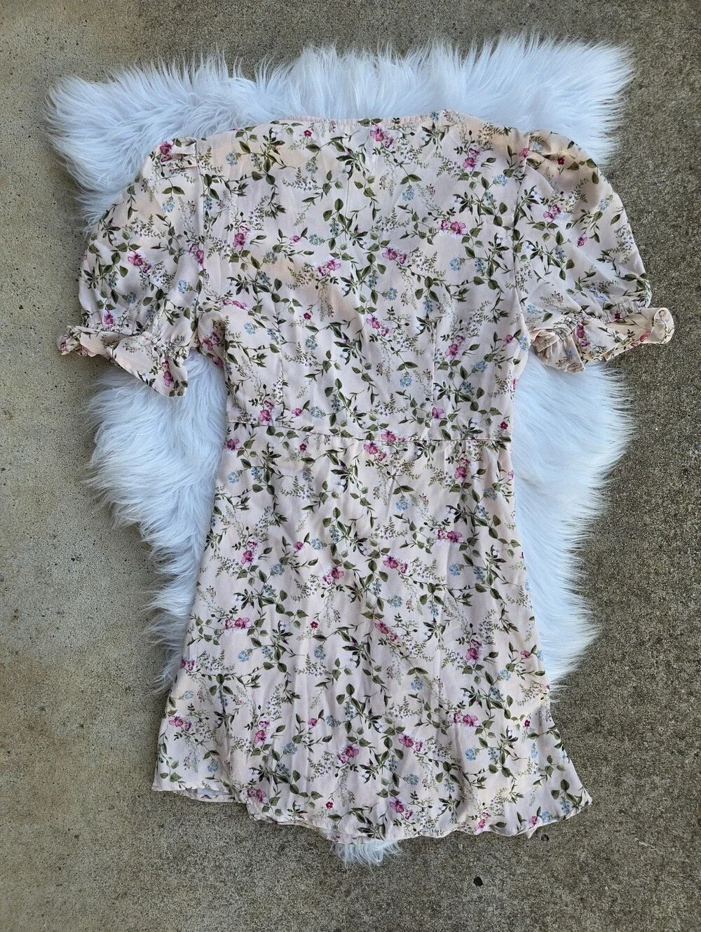 NWT - Francesca's Collections - Pink Floral Wrap Dress - Size Medium